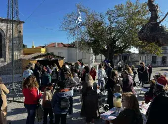 Χριστουγεννιάτικη γιορτή «Κυβελο-Χριστούγεννα» στην πλατεία Πύργου Σάμου