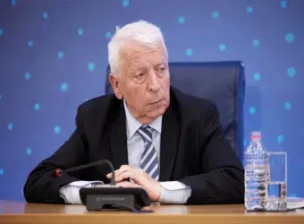 ΚΩΣΤΑΣ ΜΟΥΤΖΟΥΡΗΣ